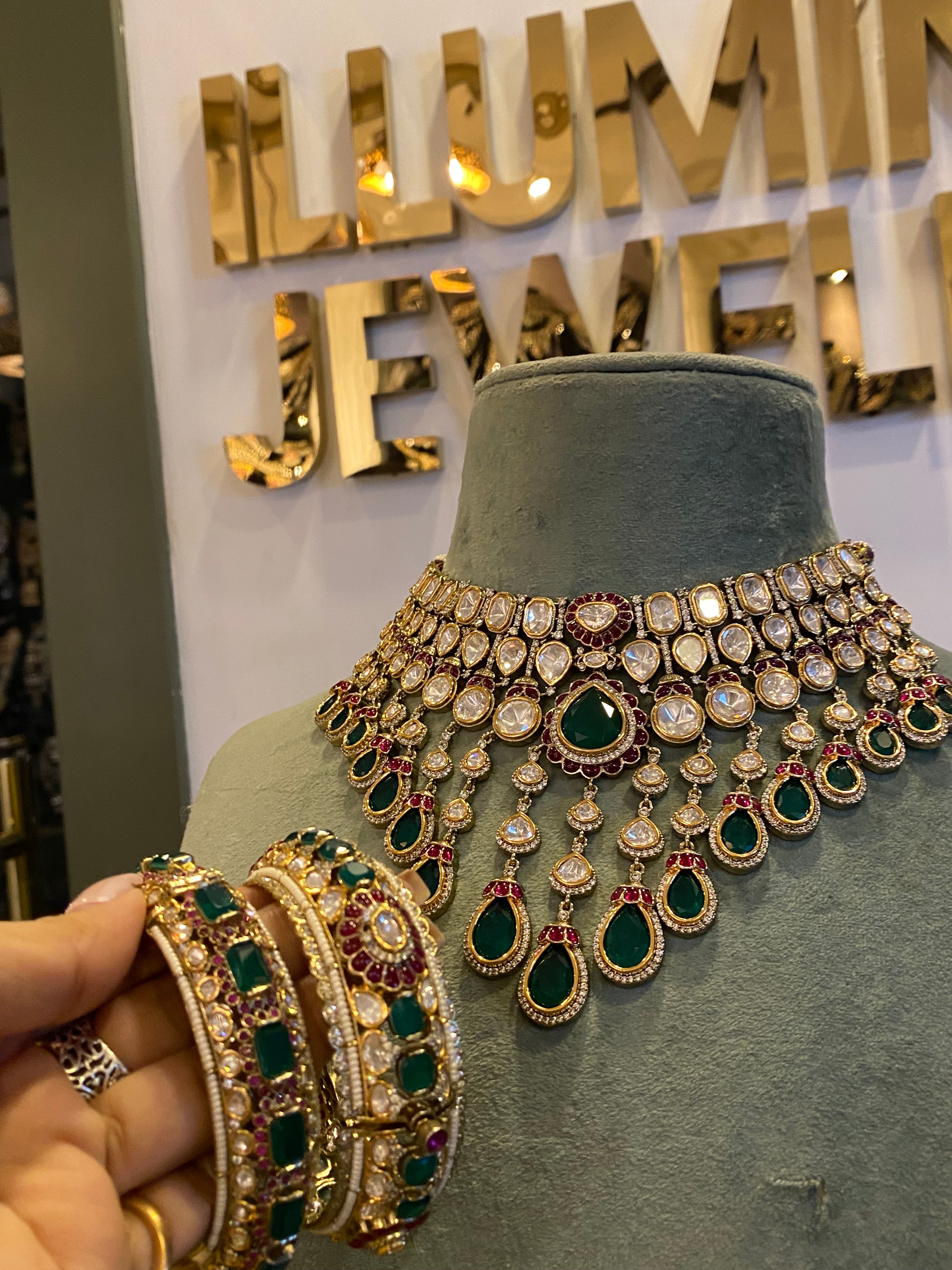 Jalwa Neck piece