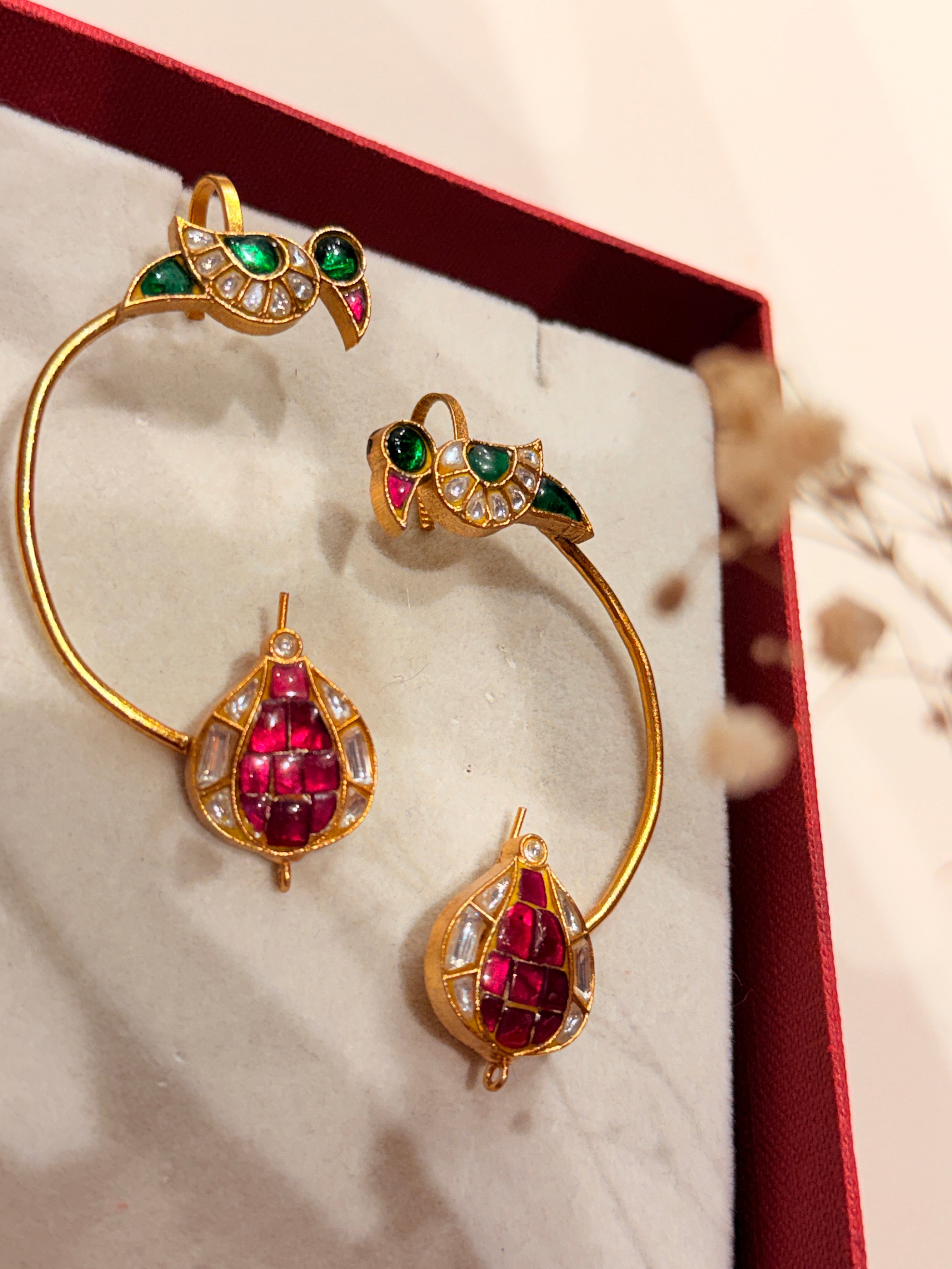 Tandra Earcuff