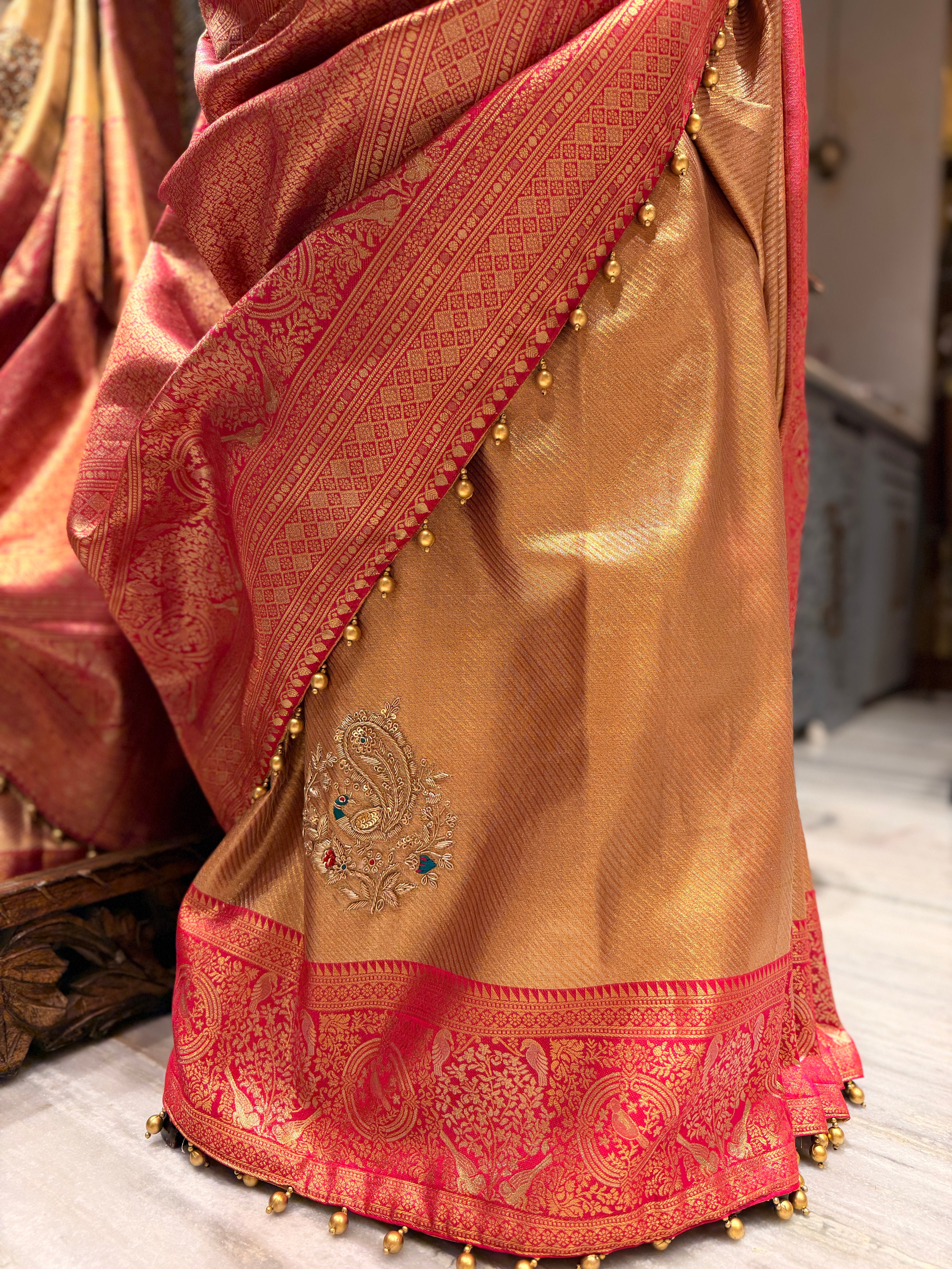 Sunheri Paisley Sona-Rupa zari Saree