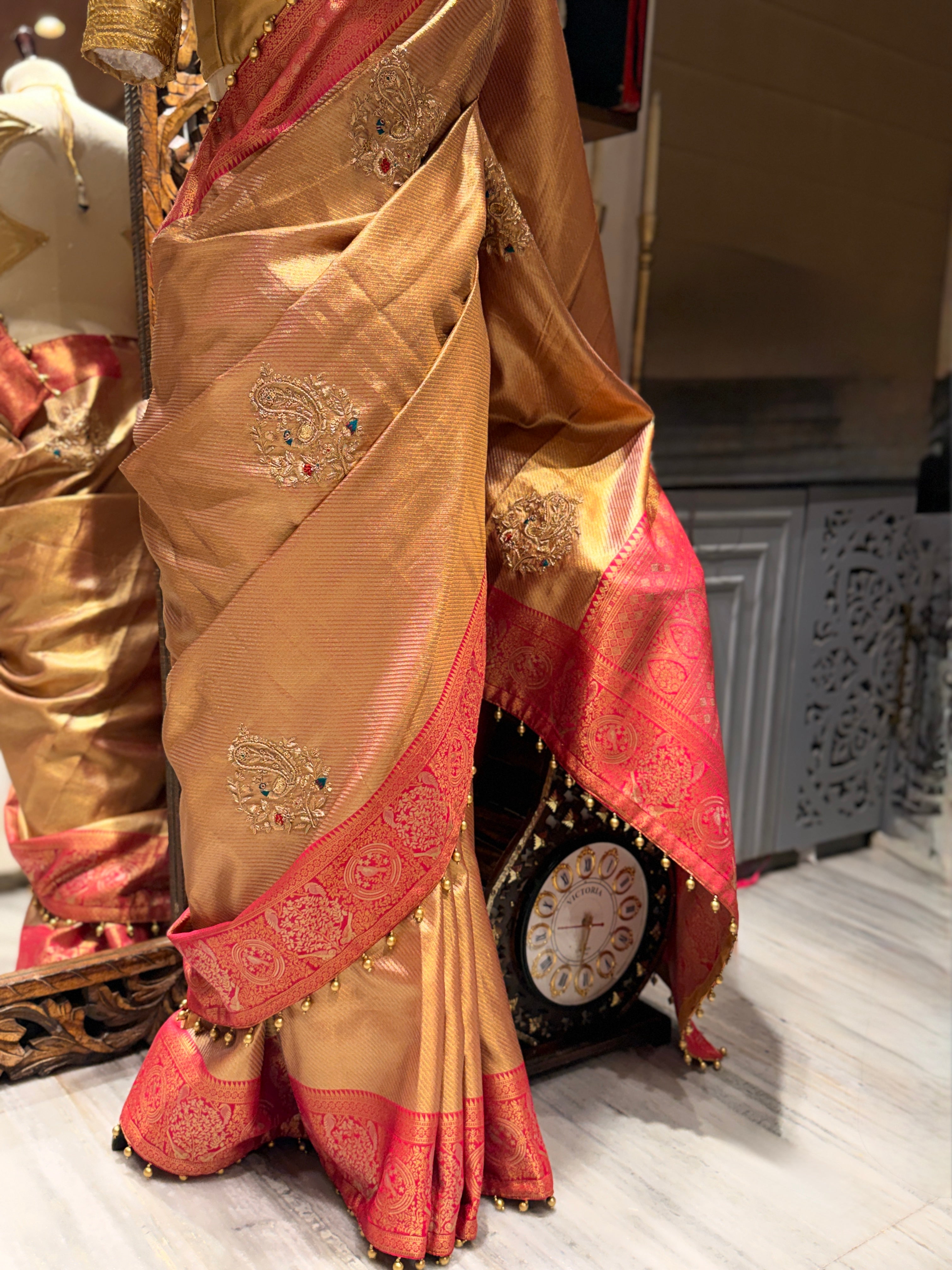Sunheri Paisley Sona-Rupa zari Saree