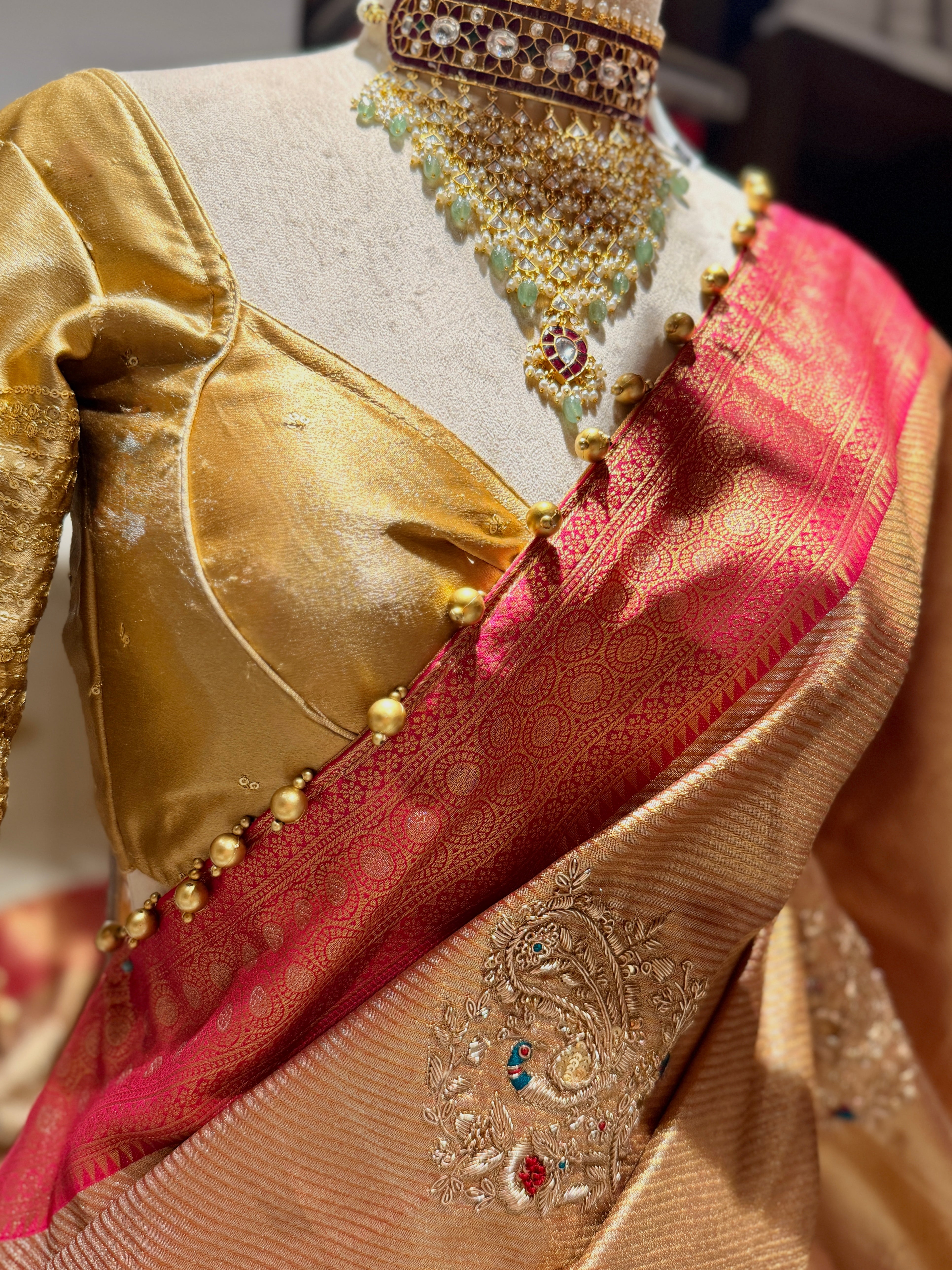 Sunheri Paisley Sona-Rupa zari Saree