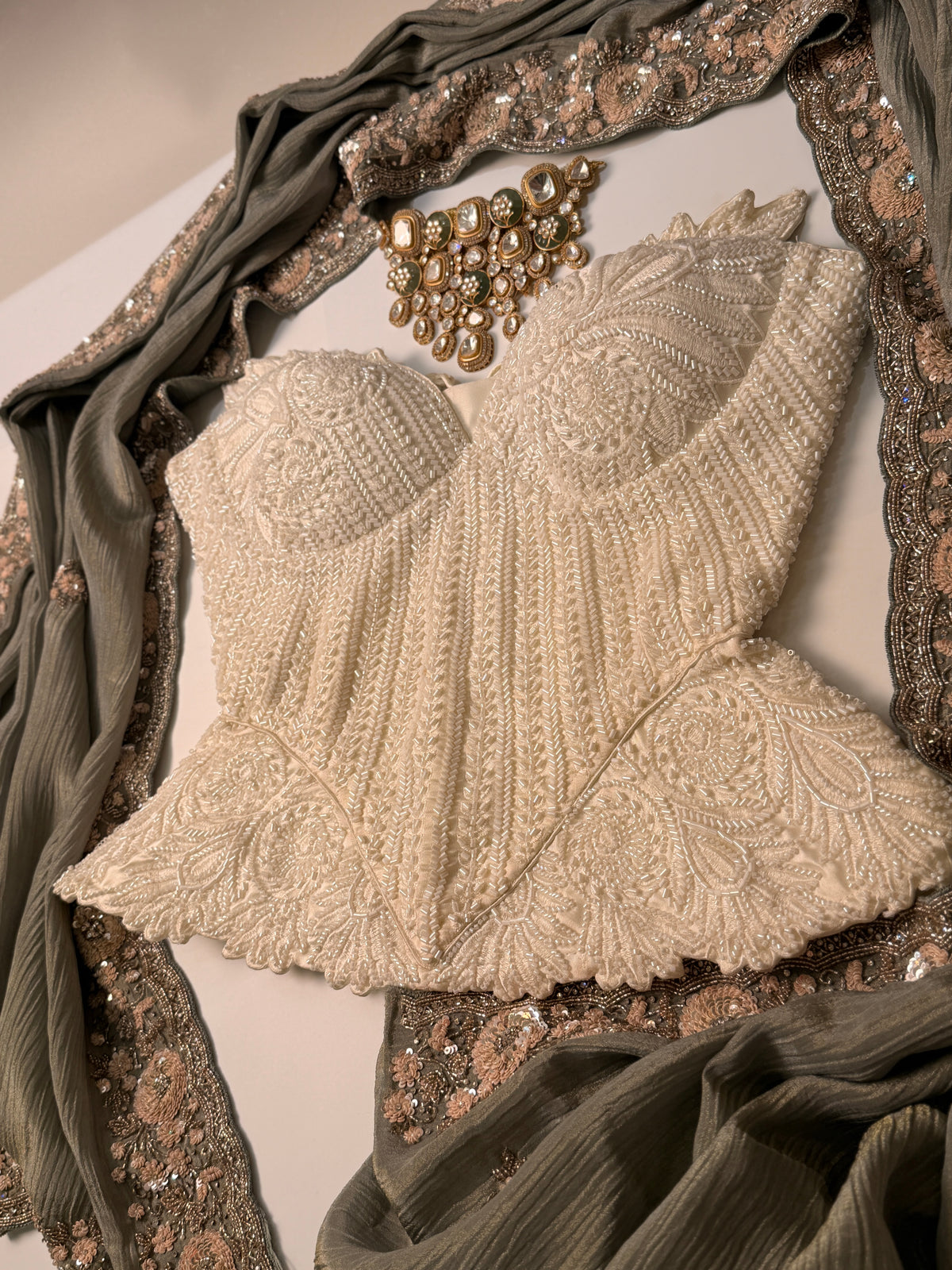 Jolie feather corset