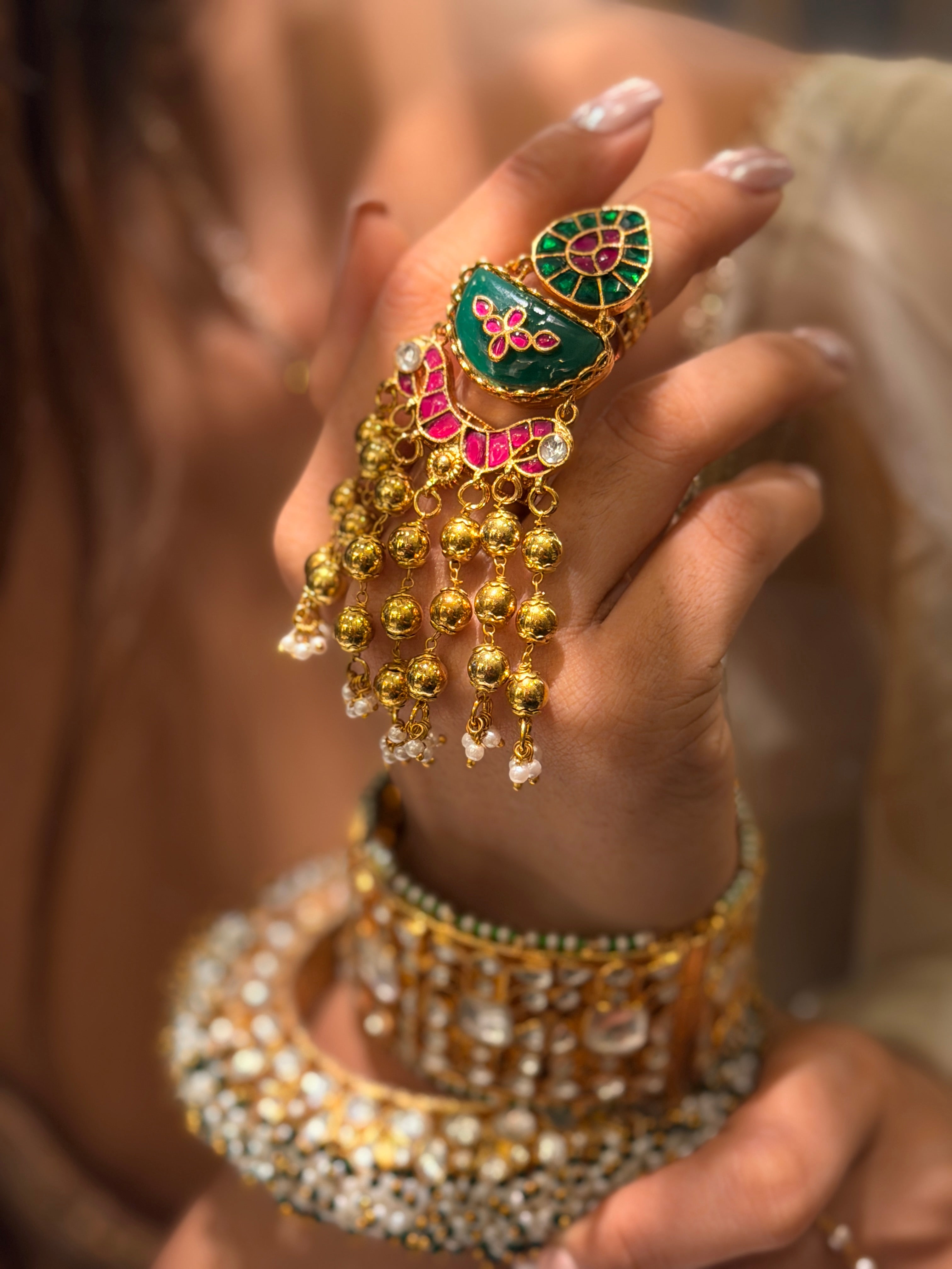 Lyari Latkan Ring