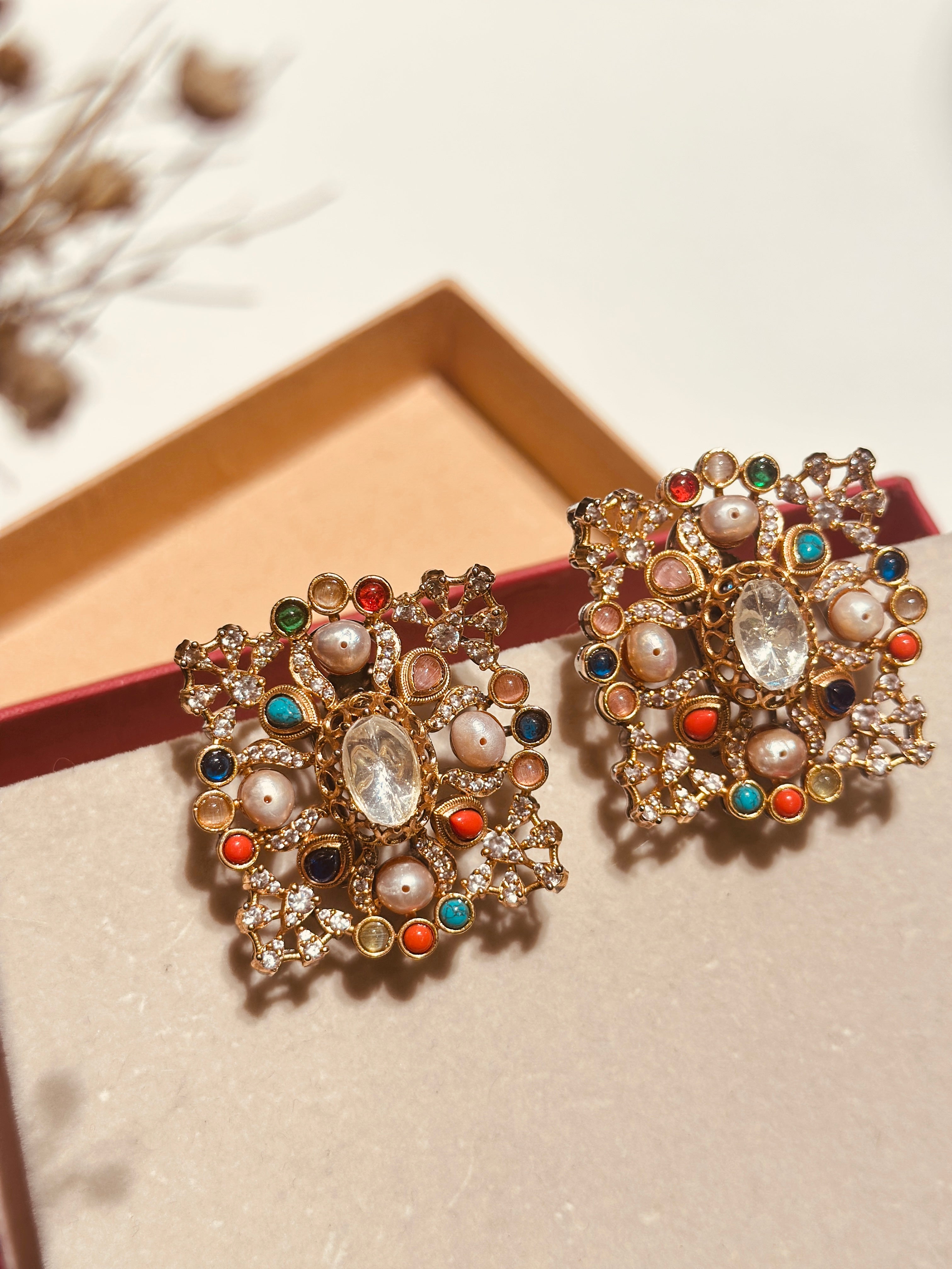 Elizabeth Oriana Stud