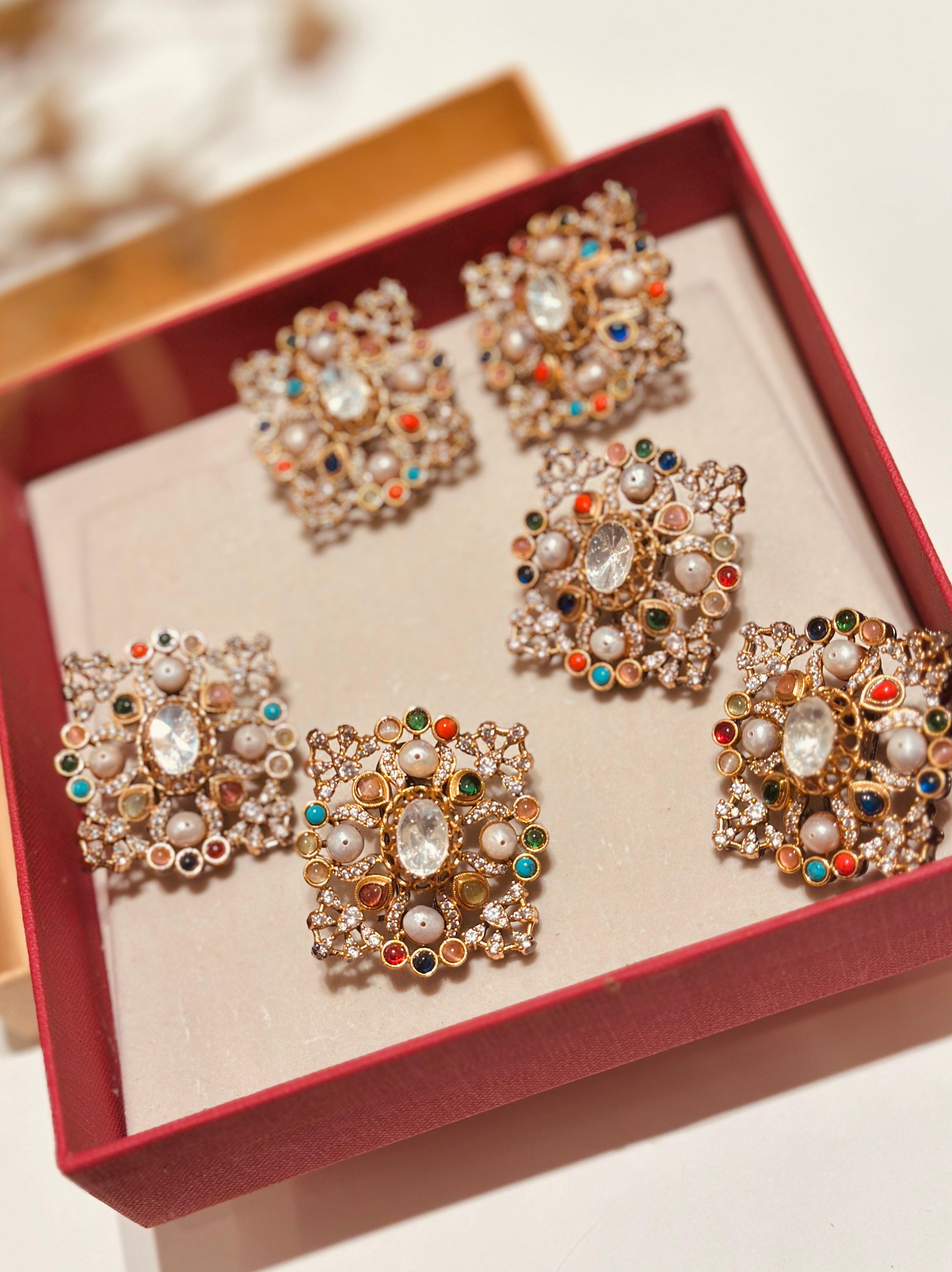 Elizabeth Oriana Stud
