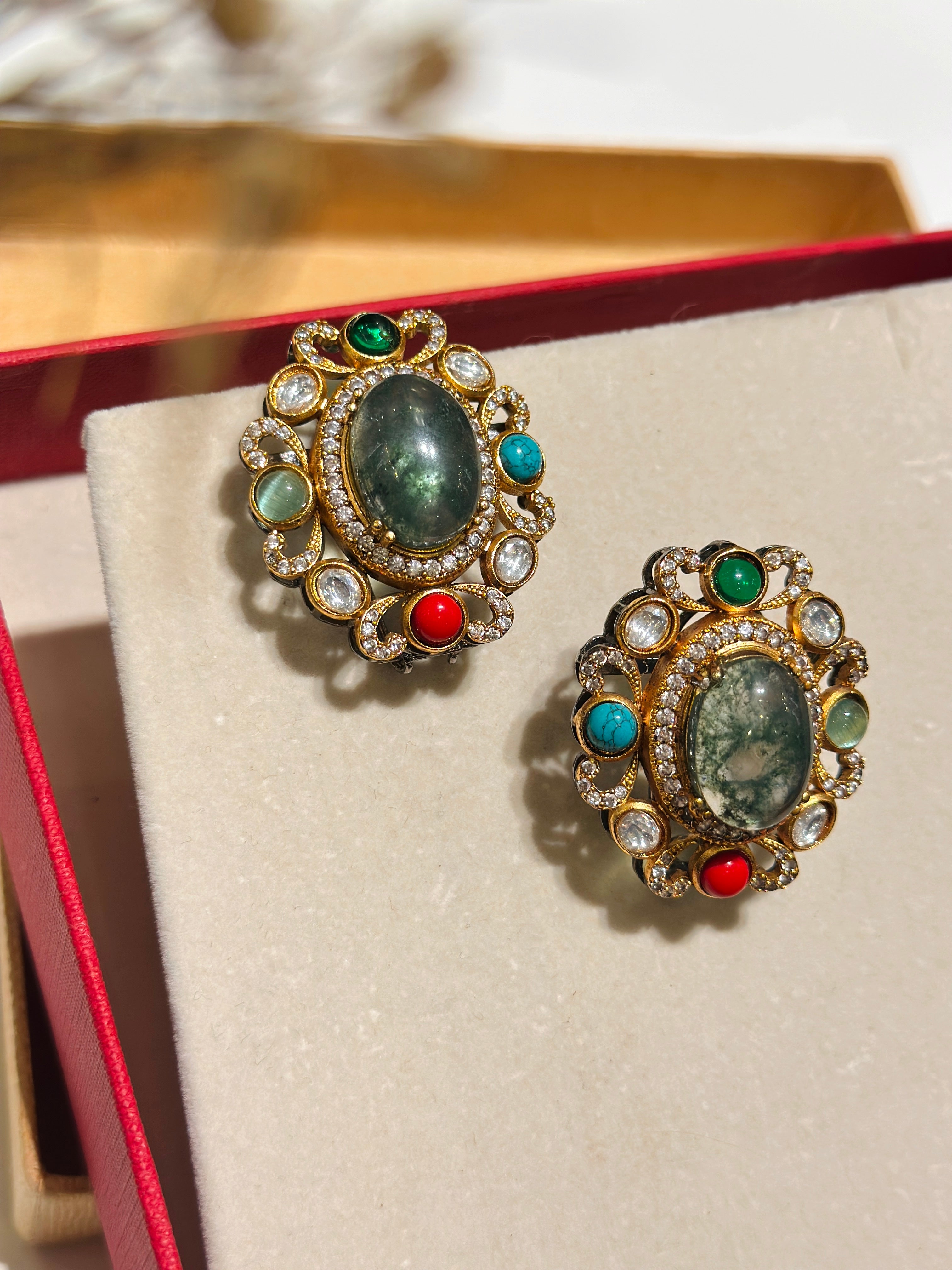 Elizabeth Orbit Stud