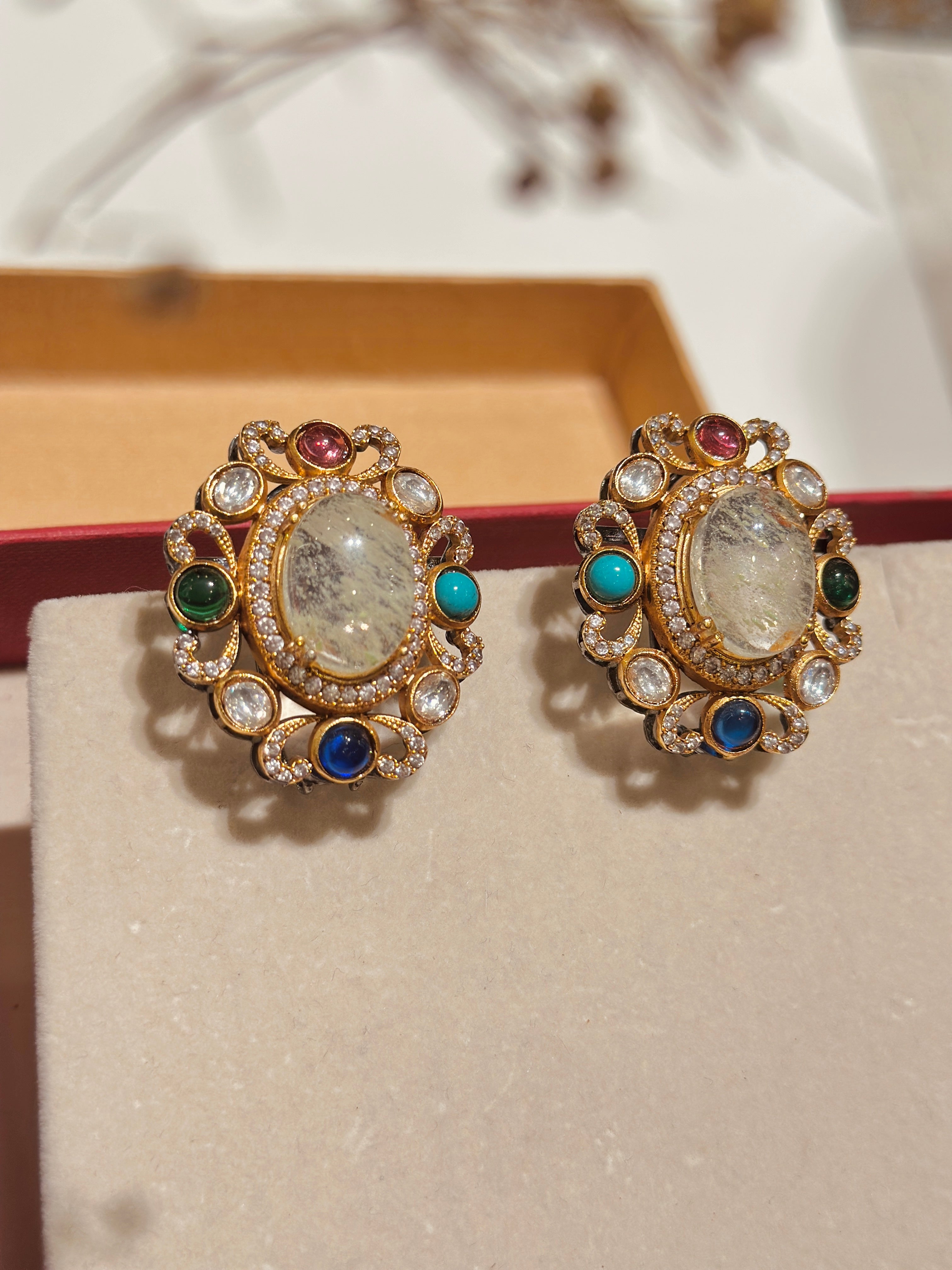 Elizabeth Orbit Stud