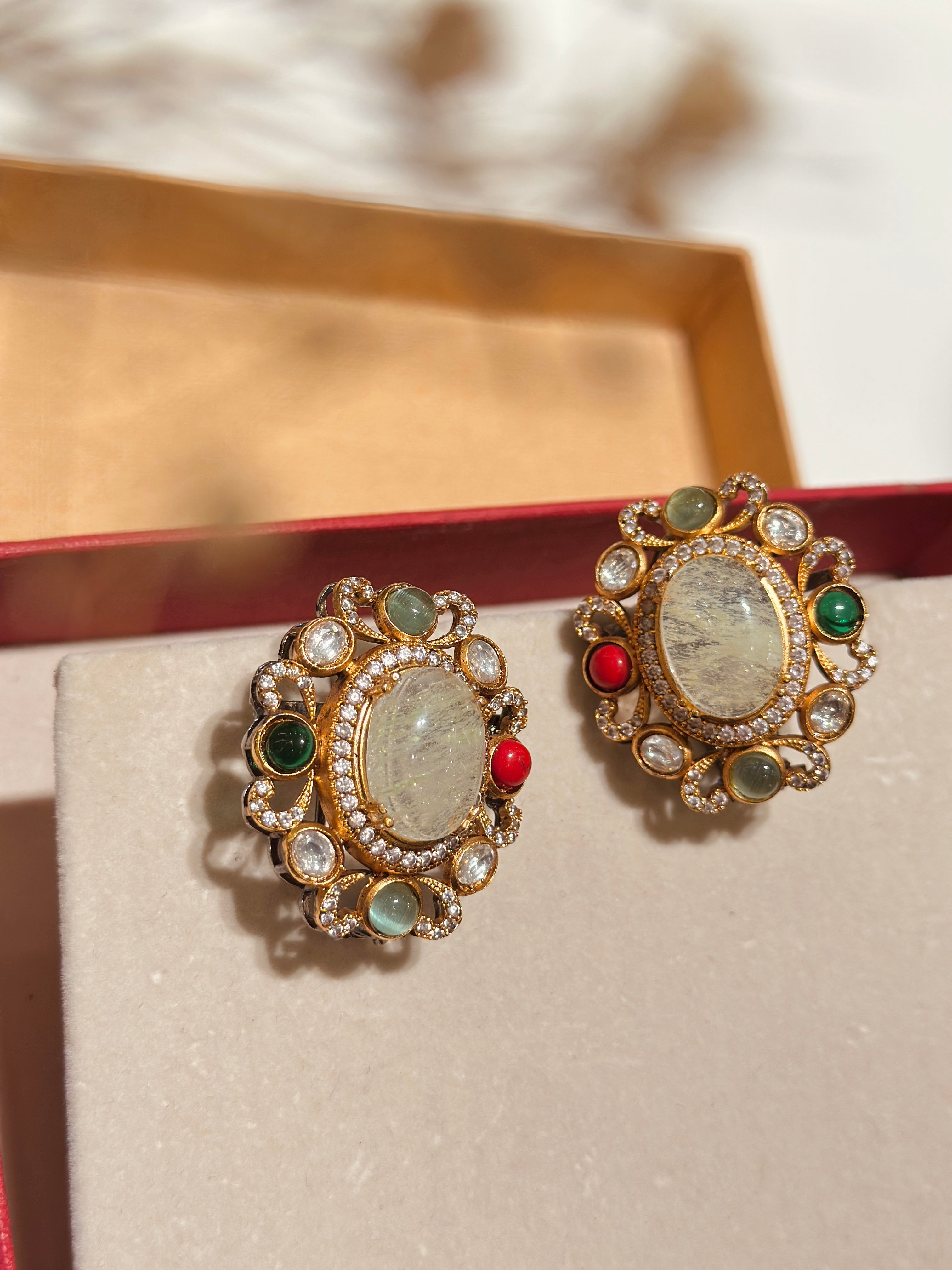 Elizabeth Orbit Stud