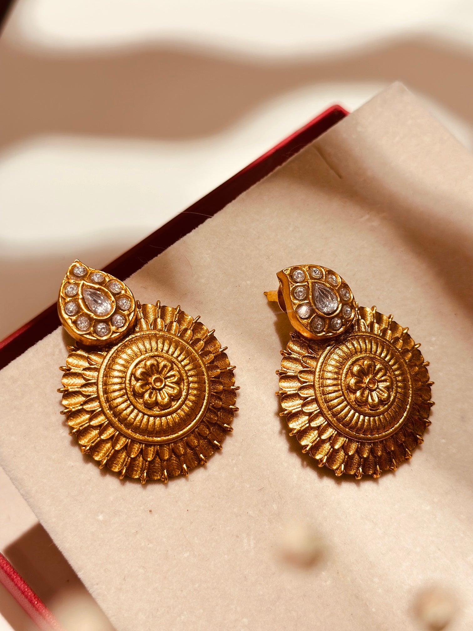 Kanika stud