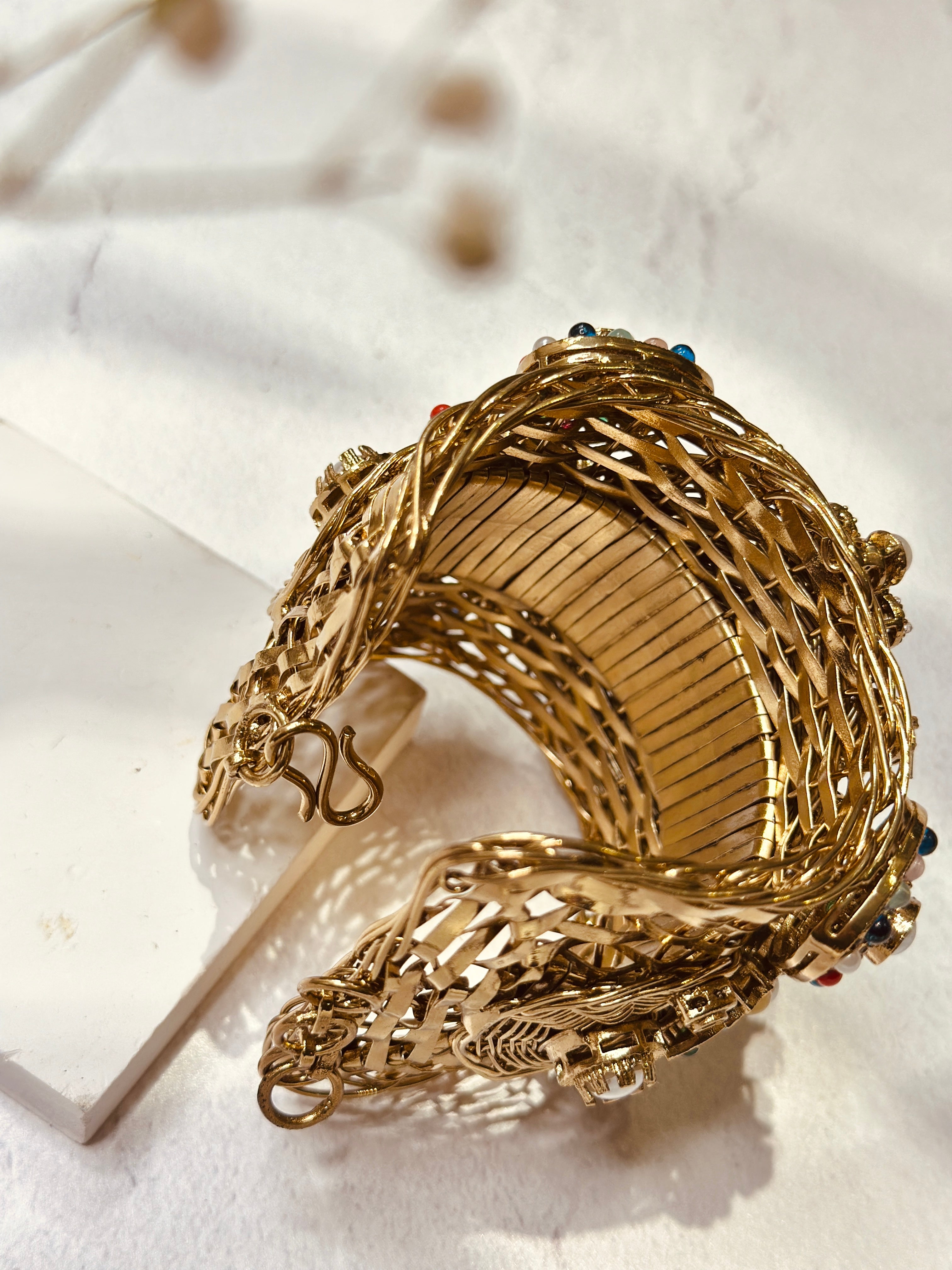 The Royal Hand Cuff