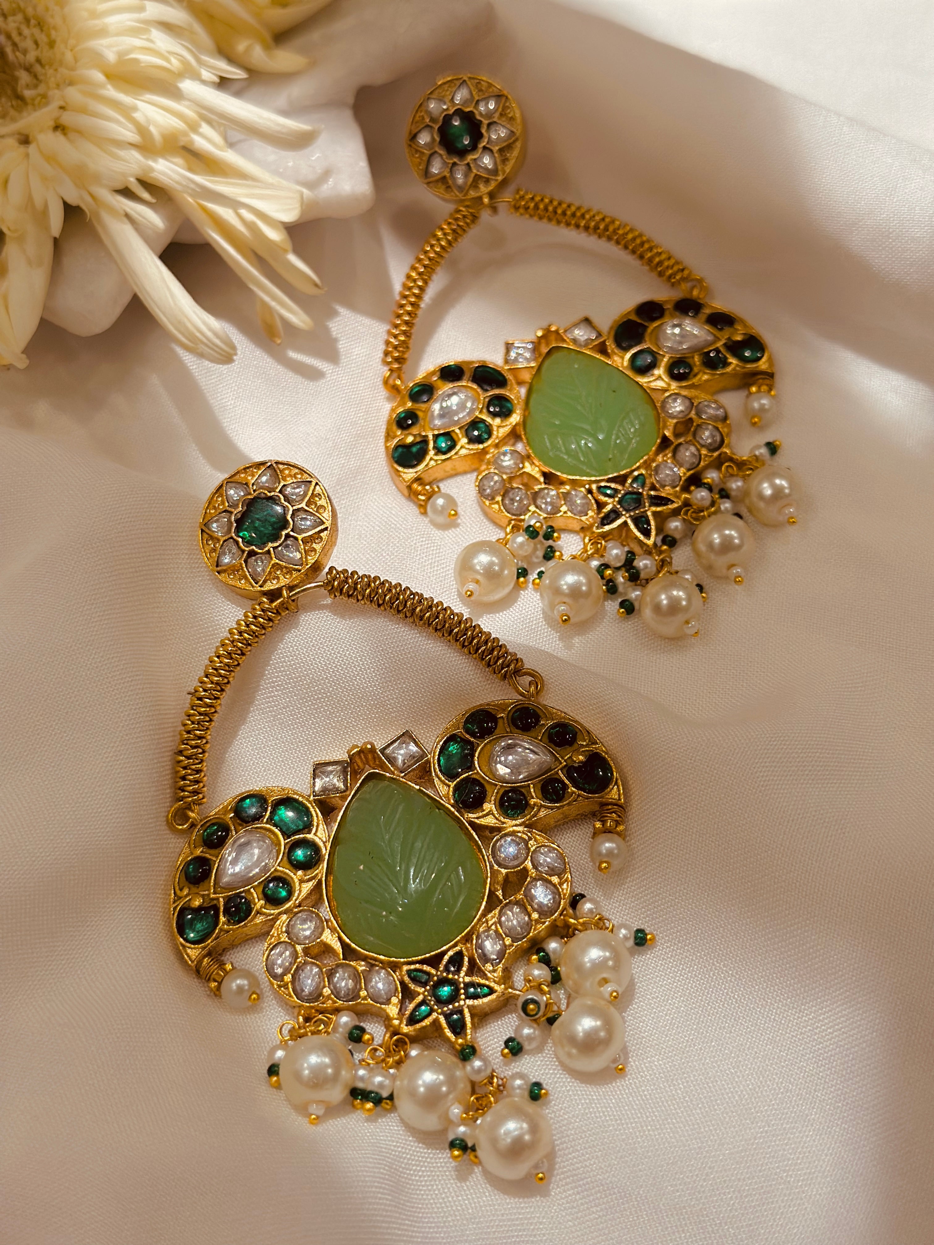 Jadau Pearl Drop Earring