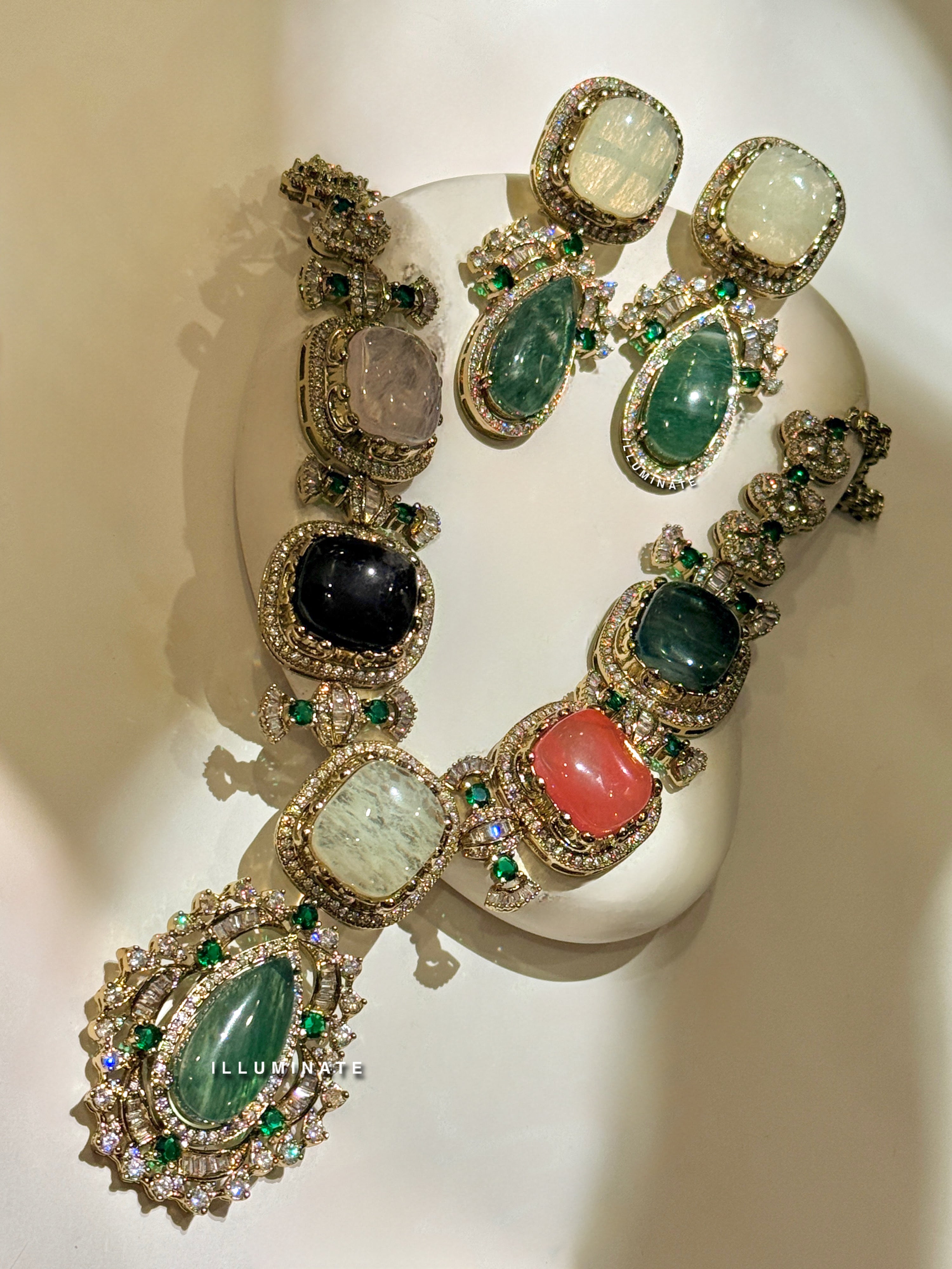 Elizabeth Dazzled necklace